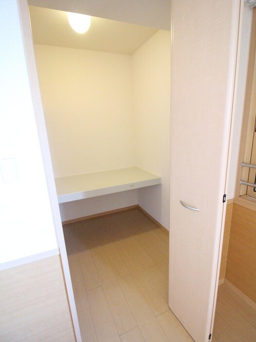 プレミ－ルの物件内観写真