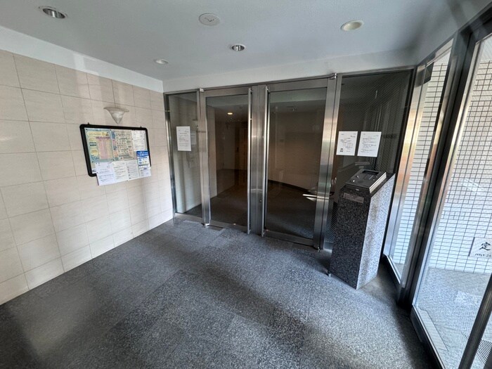 アソシエ横浜の物件外観写真