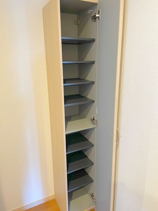 リビエ一ノ割の物件内観写真