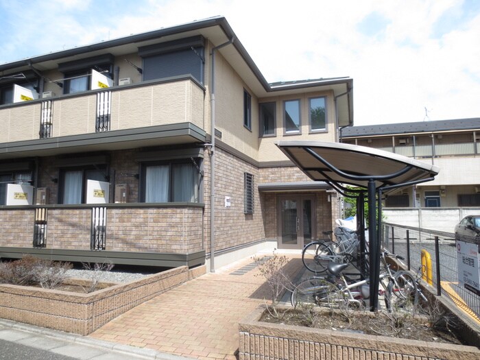 桜プレイスの物件外観写真