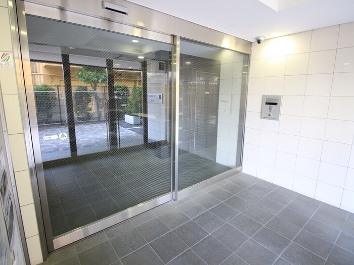 ライブコ－ト草加の物件外観写真