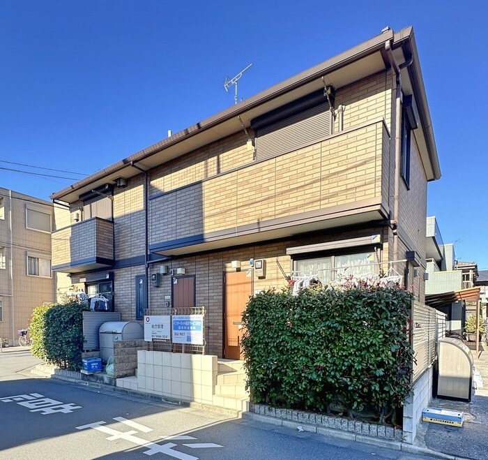 ピヴォワーヌの物件外観写真