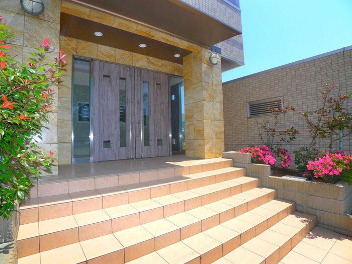 スプリングホ－ムの物件外観写真