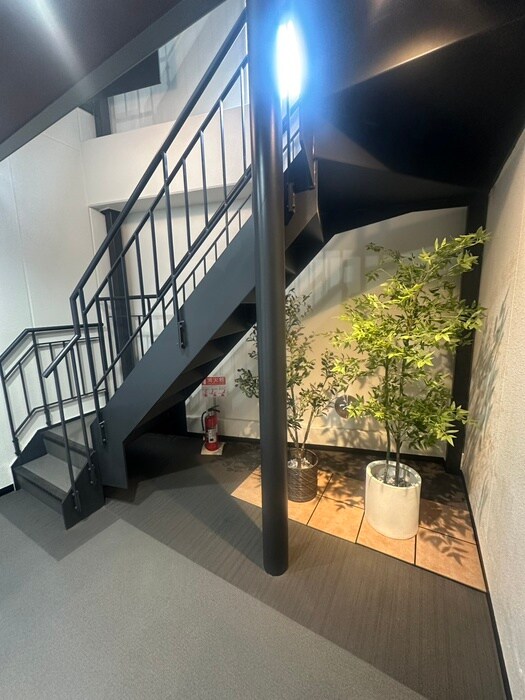 ロイヤル王子本町の物件外観写真