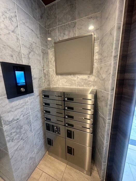 ロイヤル王子本町の物件外観写真