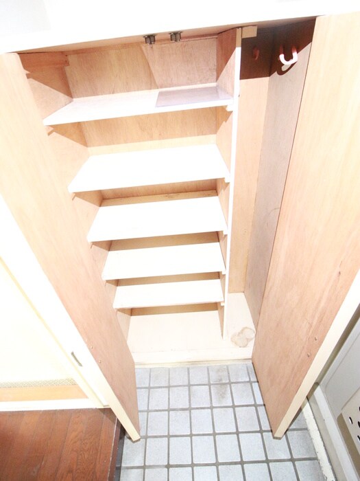 ブラザ－ビル(401)の物件内観写真