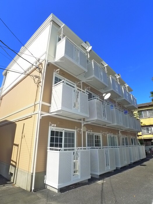 サイジョウビルの物件外観写真