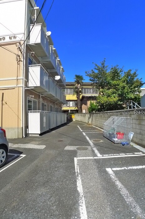 サイジョウビルの物件外観写真