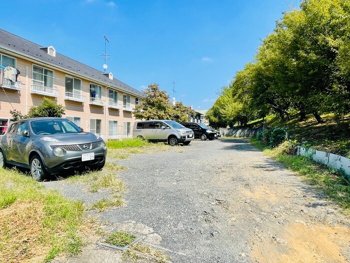 エステ－トピア吉川の物件外観写真