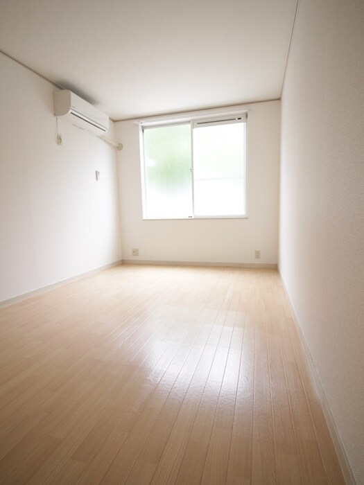 エステ－トピア吉川の物件内観写真