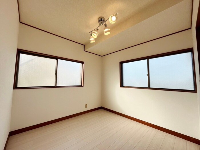 ヴィステリア・コートの物件内観写真