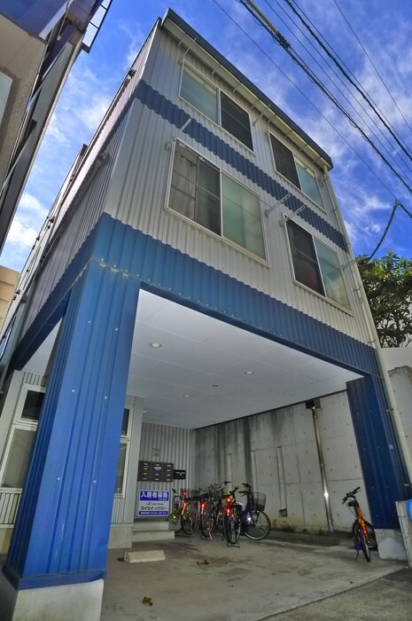 カムフォート新宿の物件外観写真