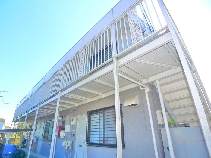 メゾンセレベ－ルの物件外観写真