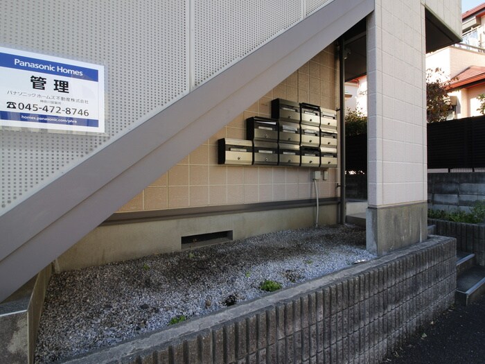 ベルフィ－ユ青葉台の物件外観写真