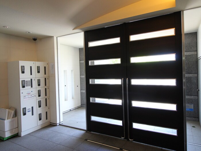 Ｒｏｂｕｓｔ　Ｃｏｕｒｔの物件外観写真