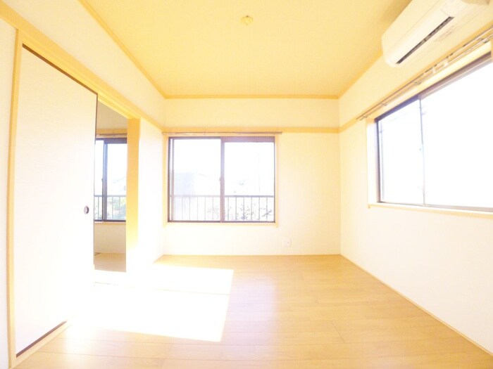 輪光ハイツの物件内観写真