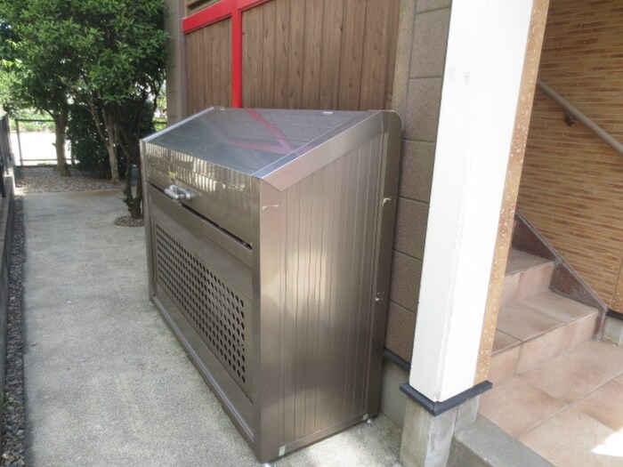 リバティハウスの物件外観写真