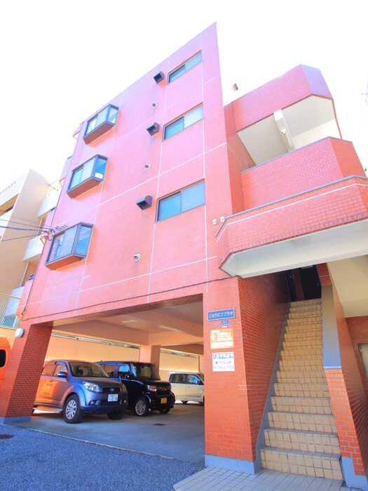 ジョウエツプラザの物件外観写真