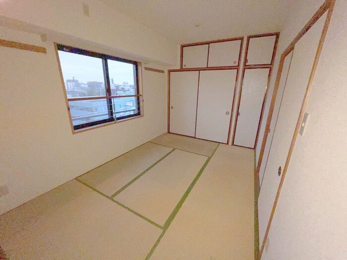 パウロニアビューコートの物件内観写真