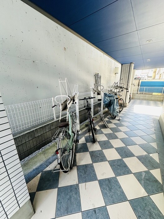 グランブルー森下の物件外観写真