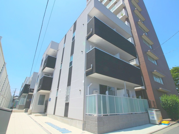 O２レジデンス竹ノ塚　A棟の物件外観写真