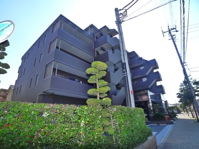 グレースコート市川妙典の物件外観写真