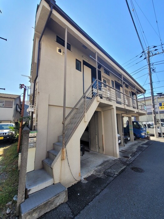 アライハイツの物件外観写真