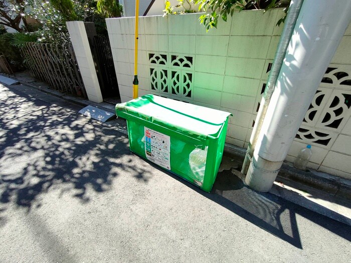 メゾン・ド・フロ－ラルの物件外観写真