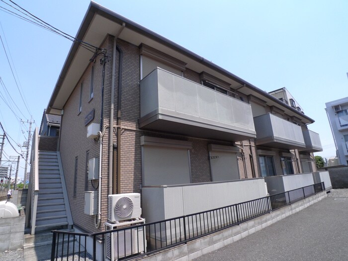 ステップステ－ジの物件外観写真