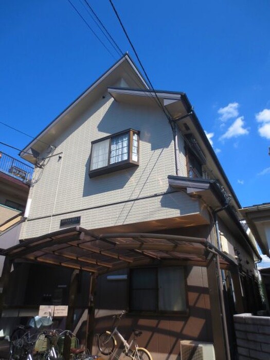 イスタナ・リアⅠの物件外観写真