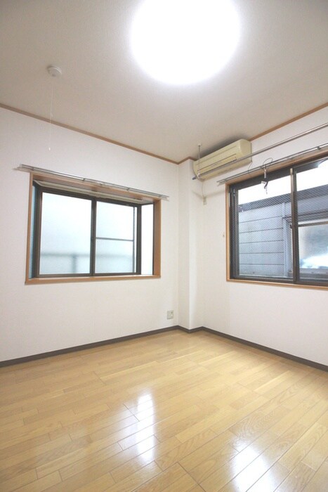 イスタナ・リアⅠの物件内観写真