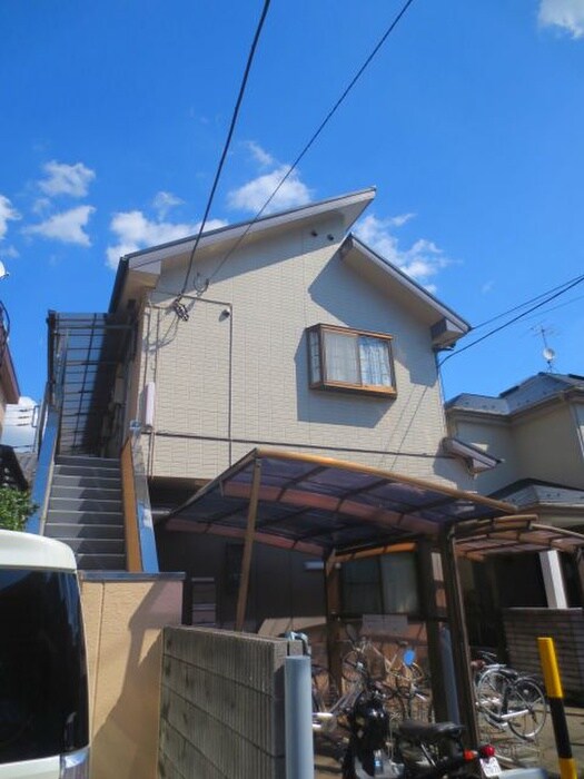 イスタナ・リアⅠの物件外観写真