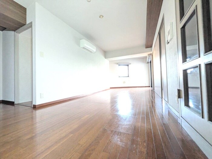 クリスタルタワーの物件内観写真