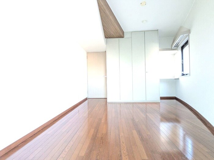 クリスタルタワーの物件内観写真