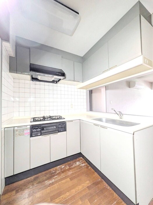 クリスタルタワーの物件内観写真