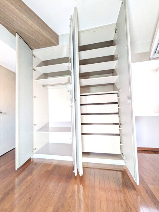 クリスタルタワーの物件内観写真