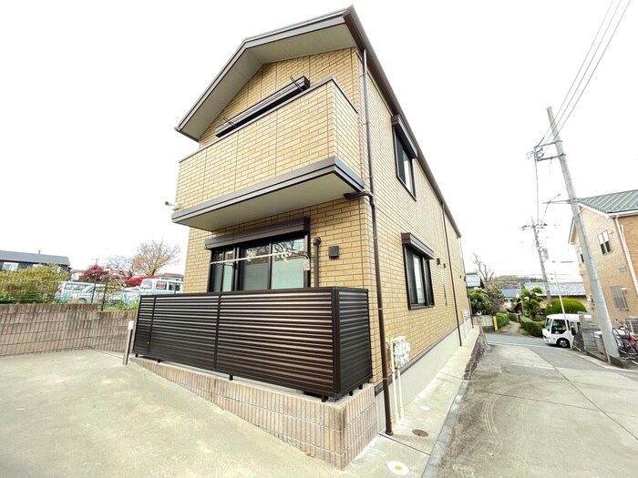 シャンブルの物件外観写真