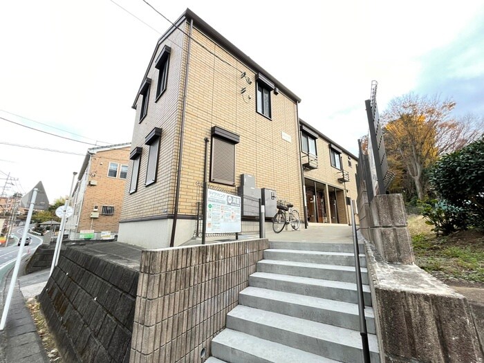 シャンブルの物件外観写真