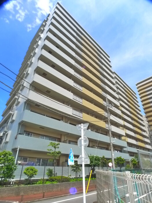 ﾗｲｵﾝｽﾞﾀﾜｰ竹ノ塚ｶﾞｰﾃﾞﾝ(1407)の物件外観写真