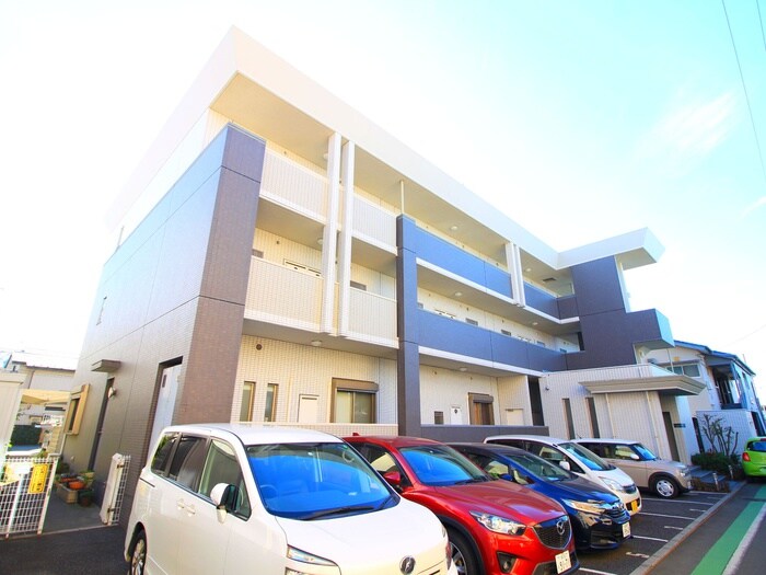 ラフィ－ネの物件外観写真