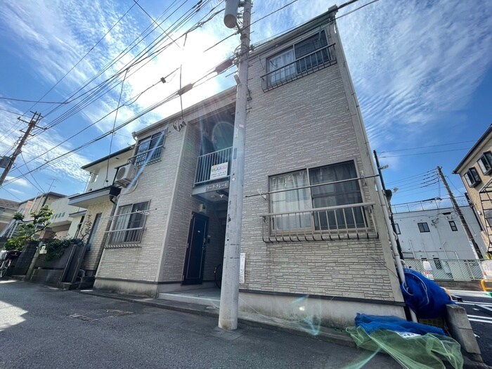 ラーククレールの物件外観写真