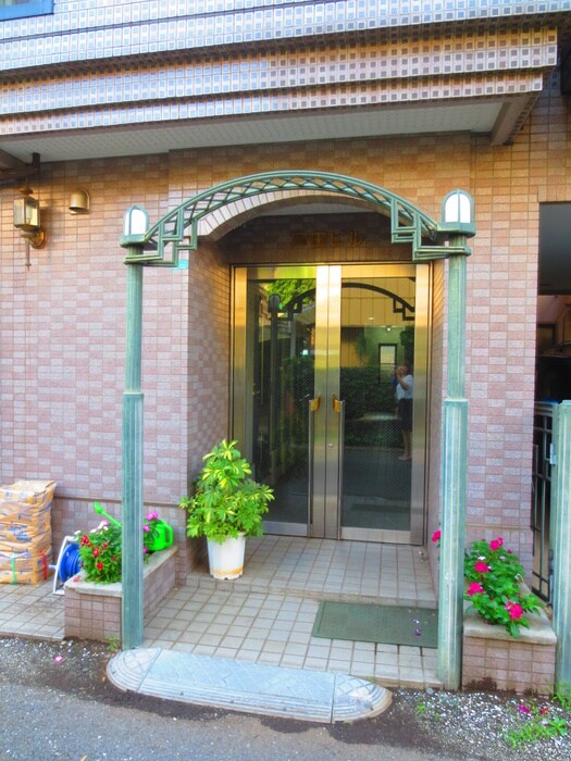 岡田ビルの物件外観写真