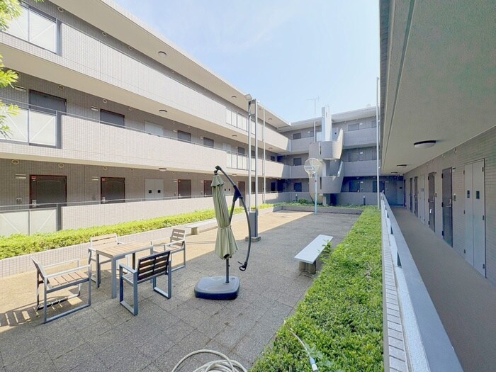 ロイヤルコート武蔵境の物件外観写真