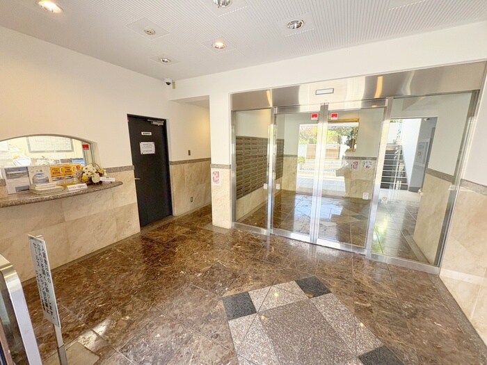 ロイヤルコート武蔵境の物件外観写真