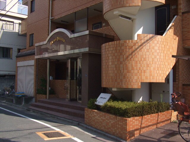 サザンパレスの物件外観写真