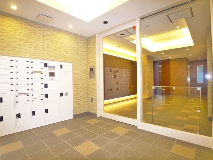 リブリ・レジデンス三ノ輪の物件外観写真