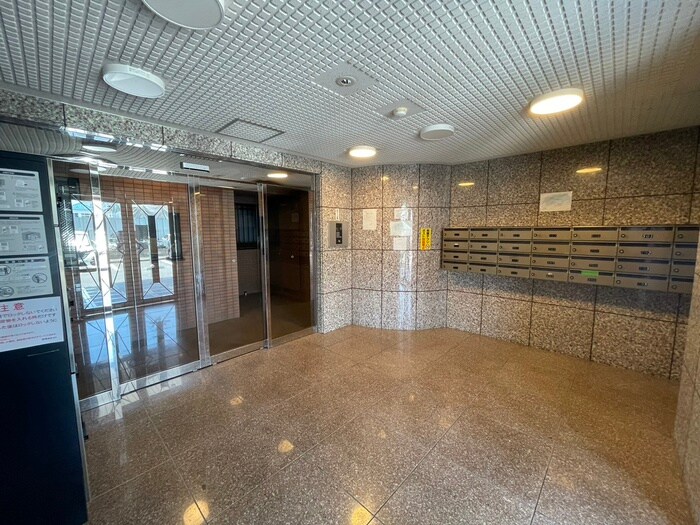 ミウパラストの物件外観写真