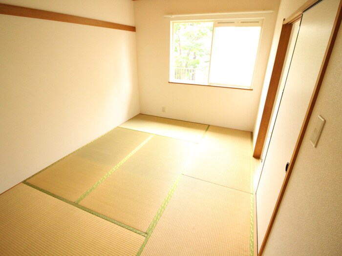 ウイング・テンＢ棟の物件内観写真