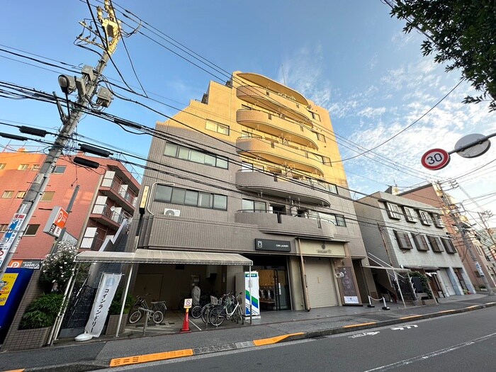 カ－サシンセラ－の物件外観写真