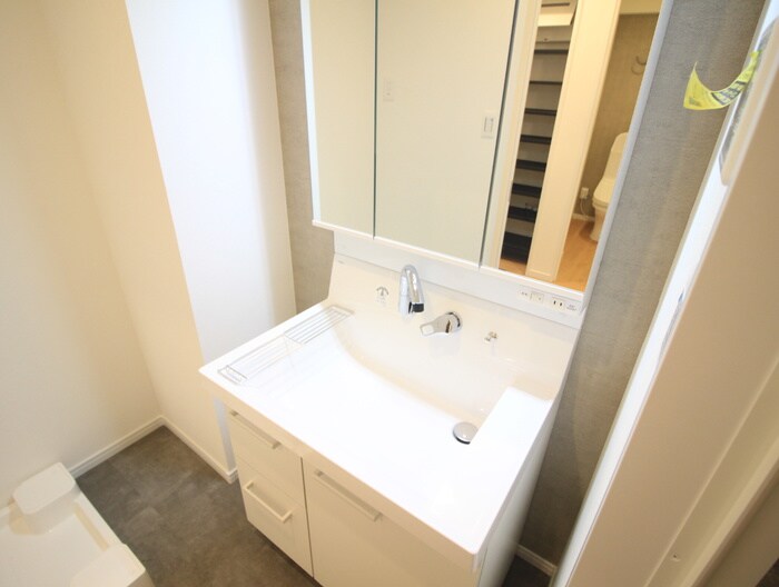 カ－サシンセラ－の物件内観写真